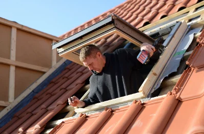 Pose de fenêtres de toit Velux à Rochy-Condé